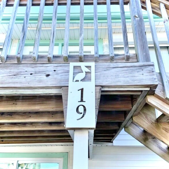 Vertical Pelican Address Sign for House, Coastal Beach House Address Plaque, PVC Weatherproof House Numbers, Exterior Pelican Home Decor